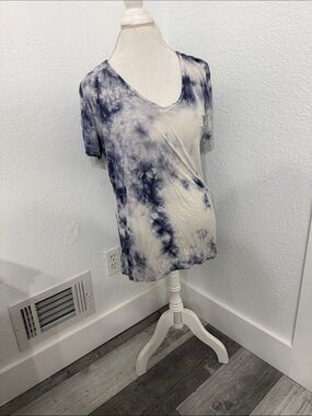 American Eagle Outfitters soft & sexy Blue & White Tie-Dye V-Neck Tee